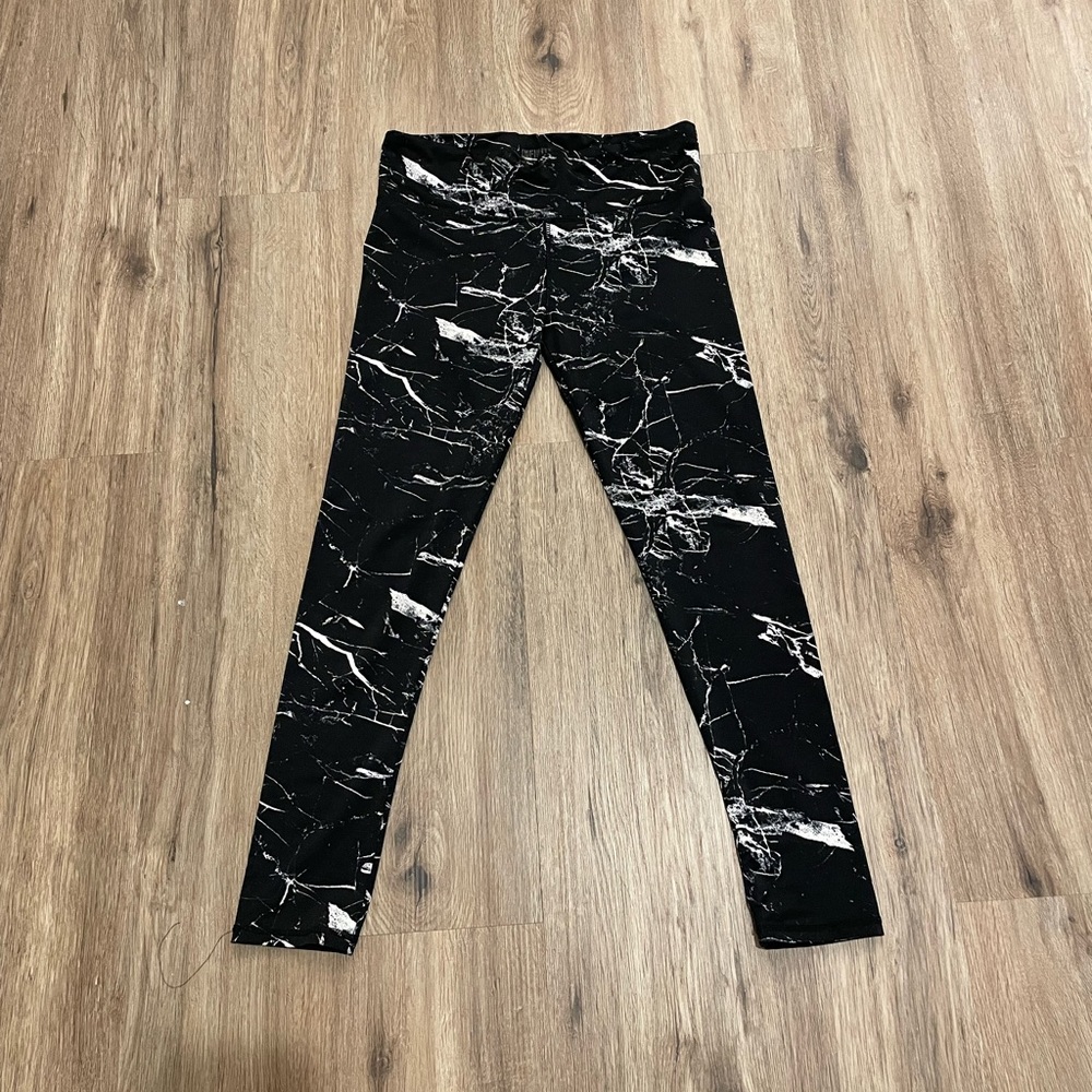 Black Marble Leggings(L). Key pocket inside